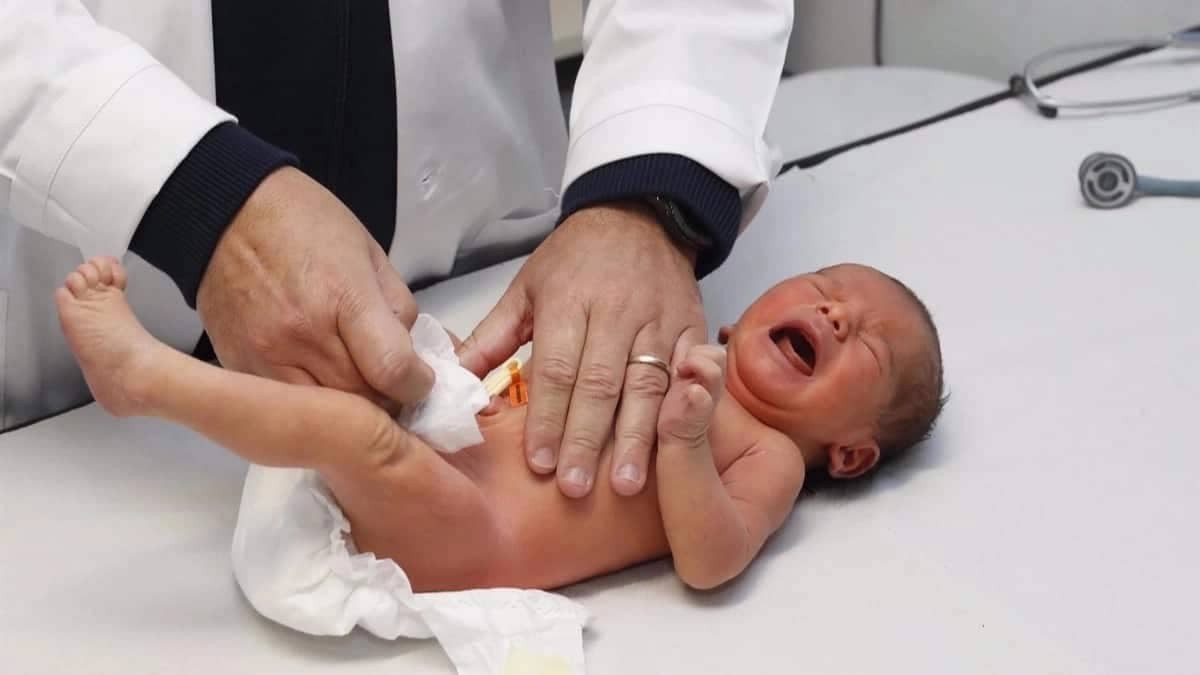 Social Security gives an aid of 1,000 euros to parents with children under 17 years of age if they meet this requirement