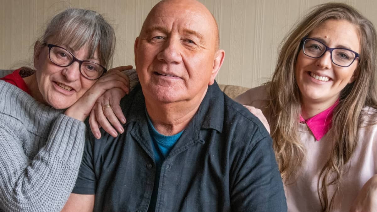 A 68-year-old retiree with a pension of 1,000 euros, forced to work to care for his wife with cancer: “There is no other option”