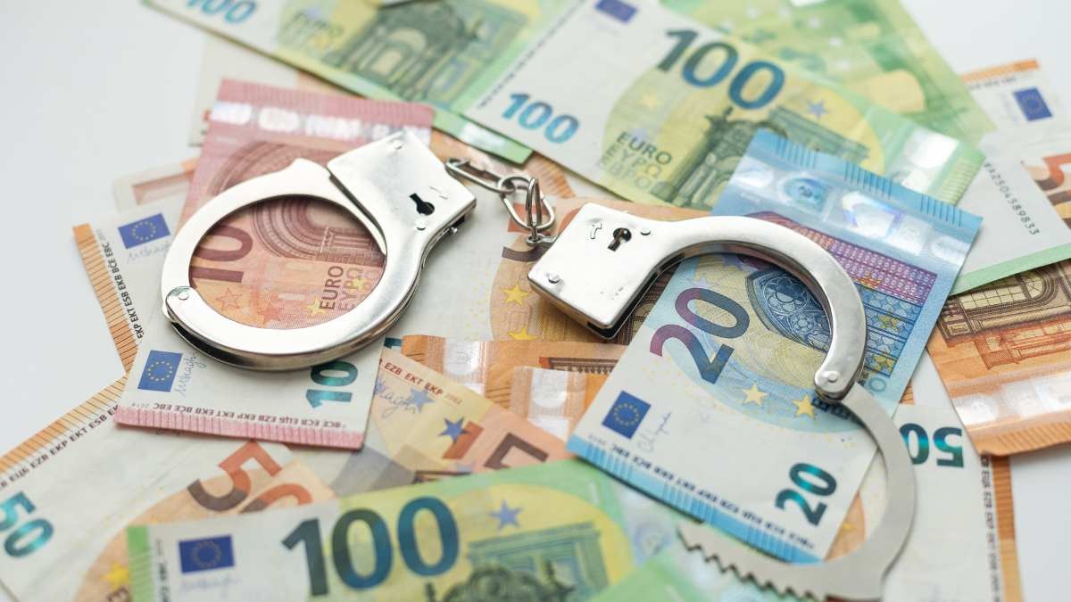 A man is sentenced to 2 years in prison for defrauding another of more than 122,000 euros: he made him believe that he had received an inheritance of 9 million euros