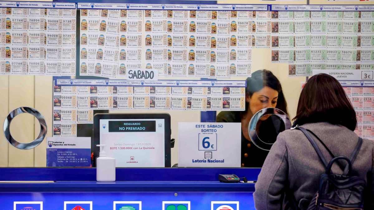 A woman wins more than 16 million euros in the lottery, but ends up fighting with her family for not wanting to pay their mortgage