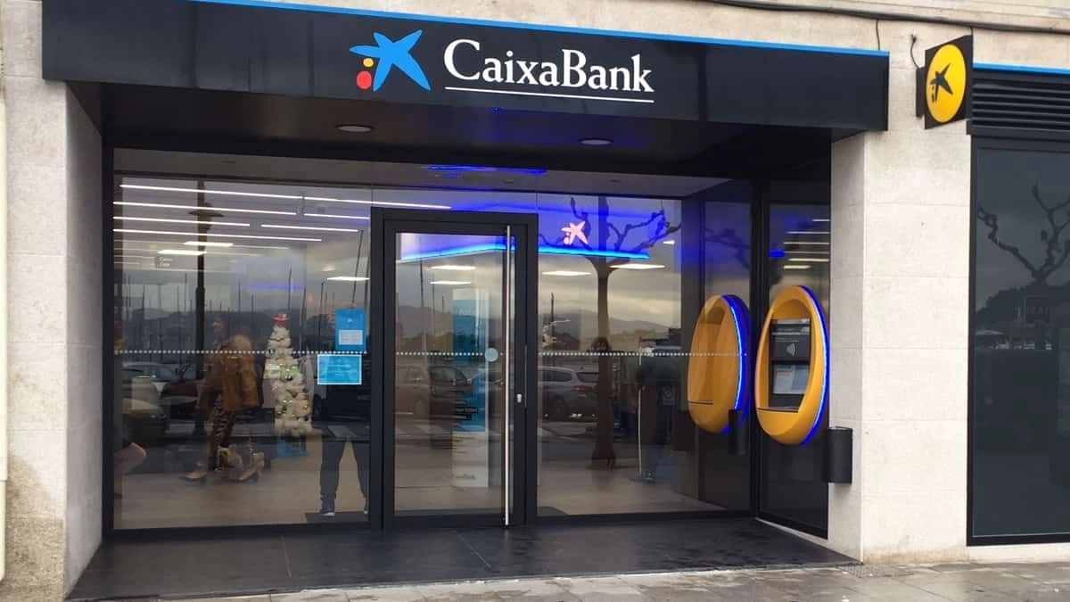 Justice acquits two CaixaBank employees accused of fraud and improper appropriation: they granted mortgages above the appraisal that made the bank 41 million euros of 41 million euros