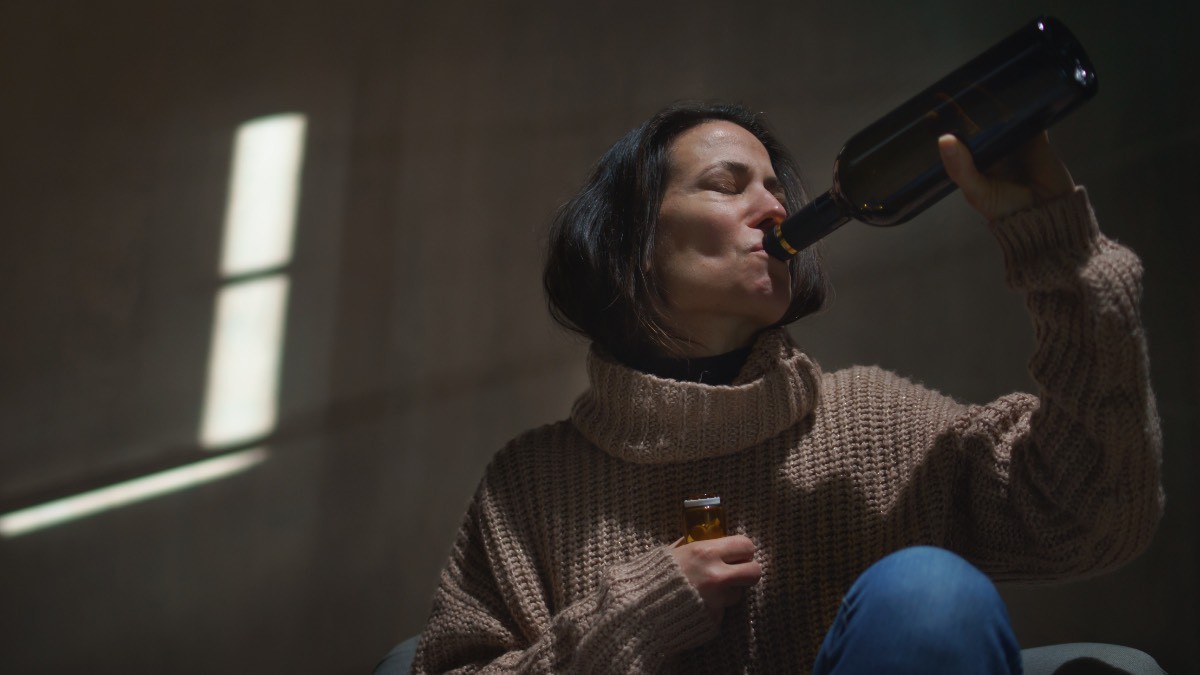 Social security denies the permanent disability pension to a home employee with chronic alcoholism since the age of 20: justice supports it