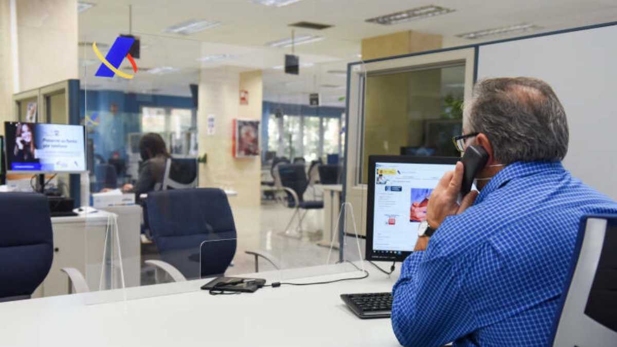 The Technicians of the Ministry of Finance explain that the Government's fiscal measures regarding housing are not a solution to the problem