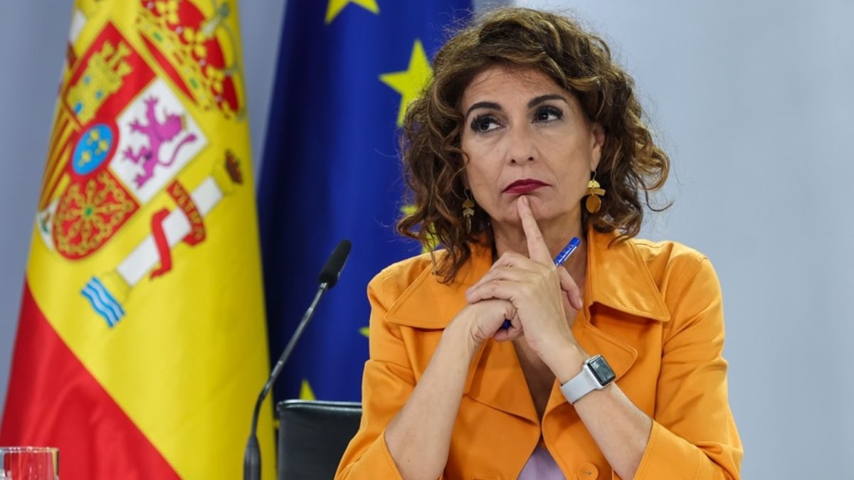 The Treasury has to return the income to more than 420,000 taxpayers and must pay them with this interest