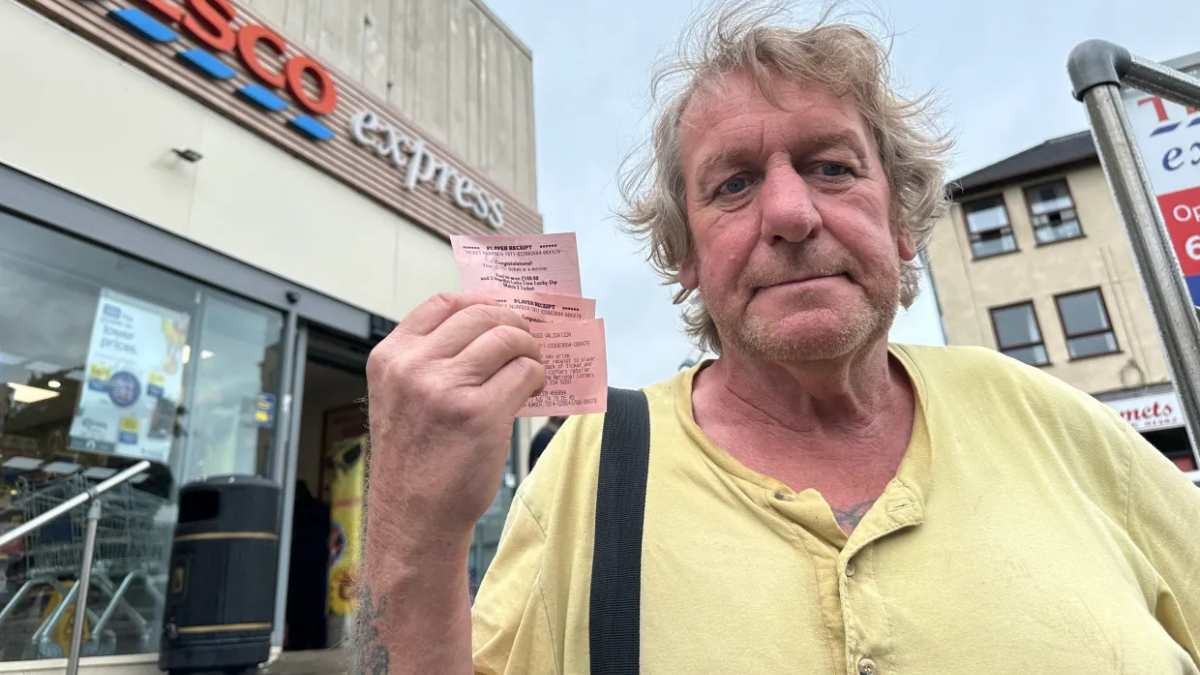 A 63 -year -old man wins an award in the lottery that a store refuses to pay him: he will have to leave his home because he has no money to pay the rent