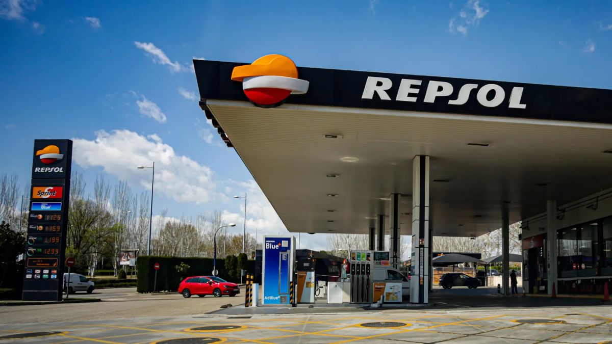 The price of gasoline collapses with the new drop and diesel is sold at 0.99 euros in these peninsula gas stations
