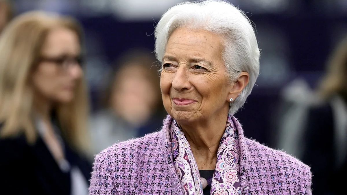 The European Central Bank summons a contest to design the new euro tickets