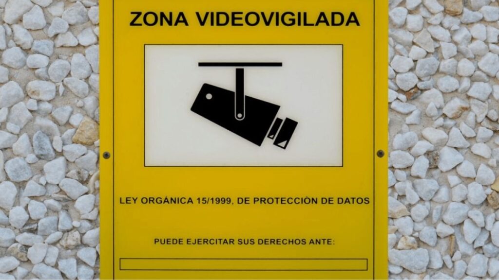 Fine of up to 600 euros a day to those who put an alarm sign of a security company without having it hired