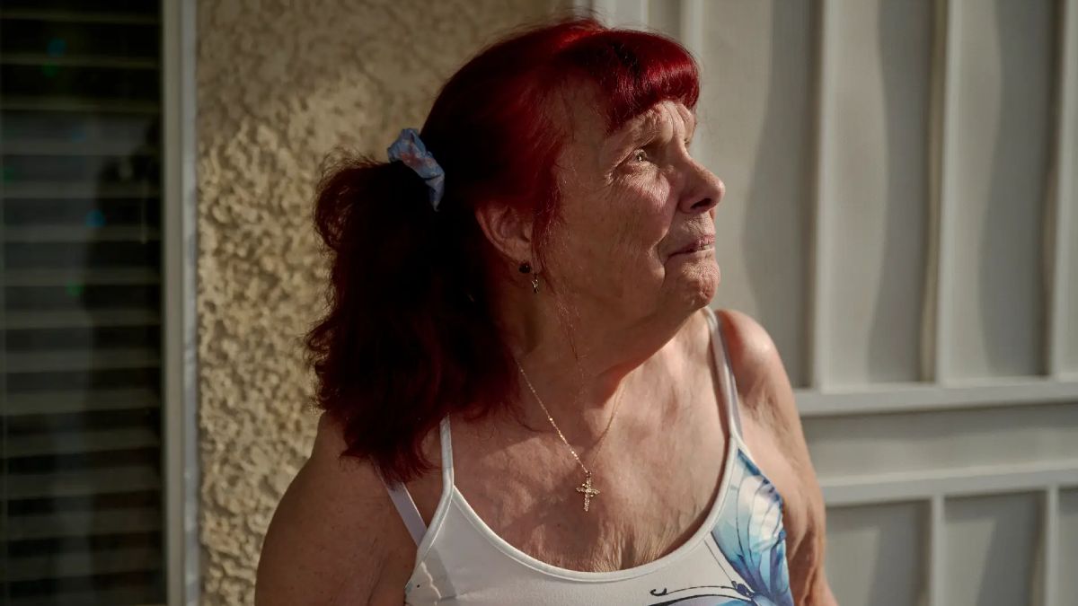An 80 -year -old woman is still working because she can't retire: "I only have 31 euros in my account, but I feel fortunate"