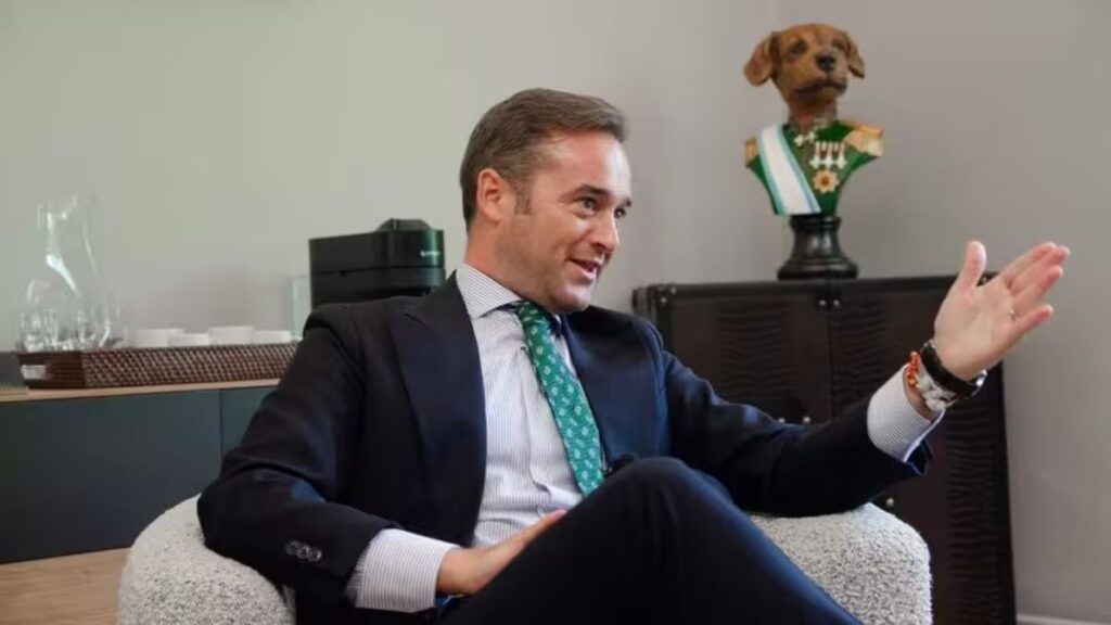 Javier Rumbo, financial expert: "With 300 euros a month, I would not complicate my life and invest in ..."