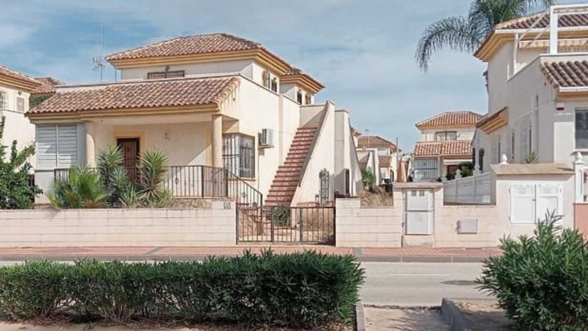 CaixaBank puts on sale a house with 266 meters, 5 rooms and in good condition, for only 40,000 euros