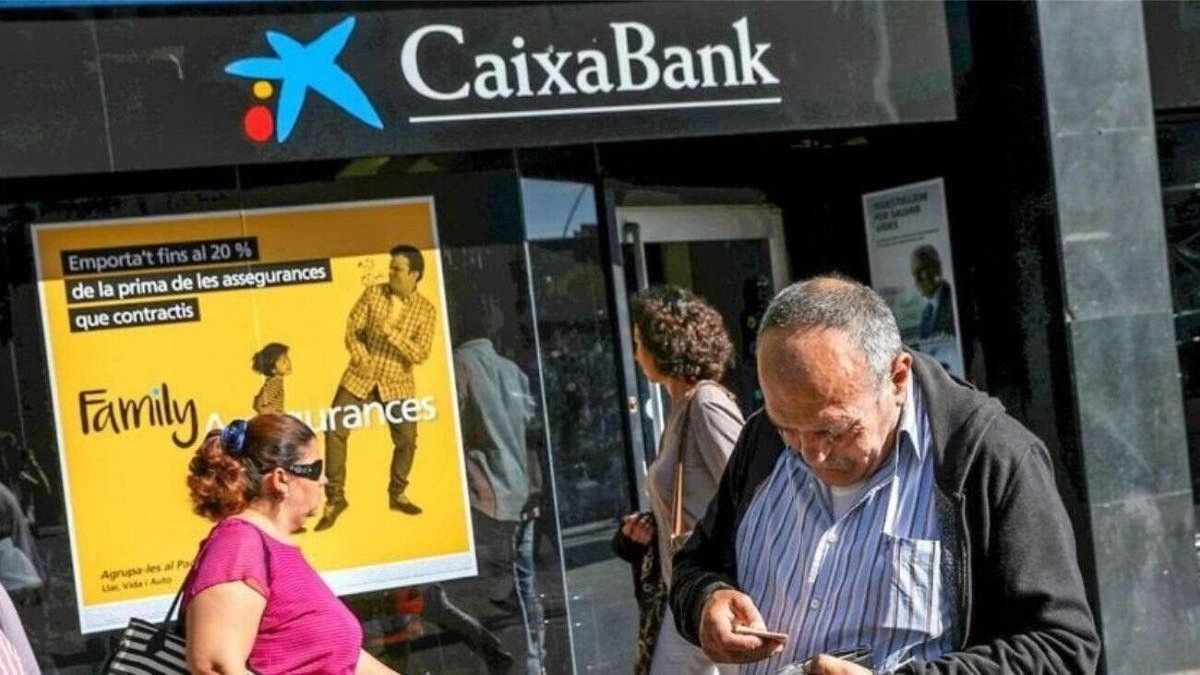 CaixaBank 'Give' 25 Samsung Galaxy S25 ultra to customers who meet a requirement