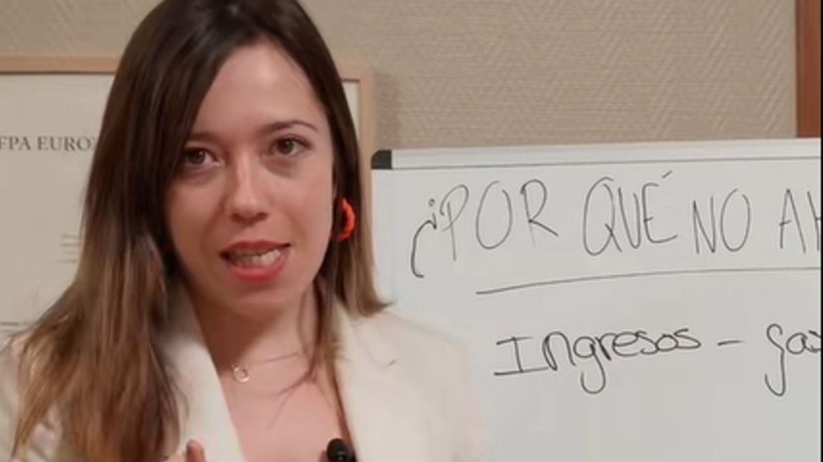 Elsa Pérez, economist, gives the final trick to save: "Many people believe it is simply to keep whatever there is ..."