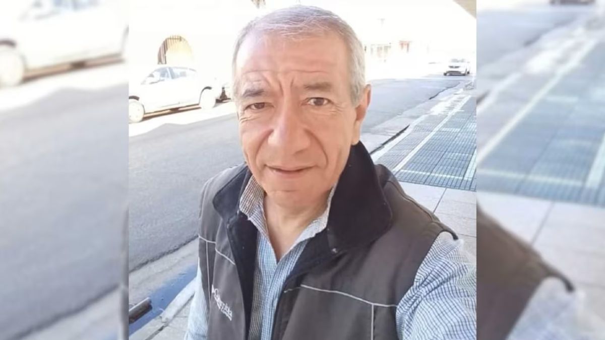 César Ramírez, 63, will have to live on the street with his sick wife: "We do not want to stay on the street at the end of the month and we need to pay the rent"