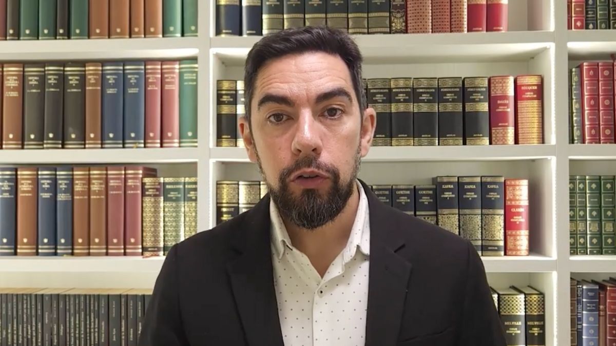 David Jiménez, an expert inheritance lawyer: "In Spain your dog cannot be heir, but with this clause you will ensure house and food"