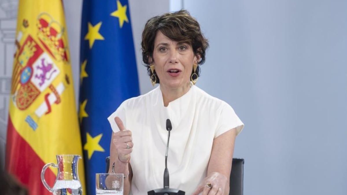 The government expects more than 30,000 retirees to return to work in five years with the new reversible retirement