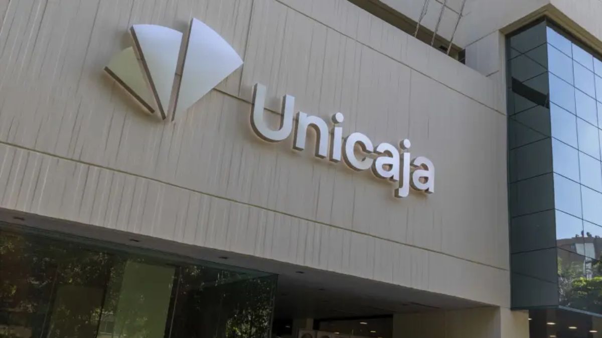 Unicaja forced to recalculate a whole mortgage and return what is more charged by 'strain' an abusive clause that inflated the quotas rounding up the interests