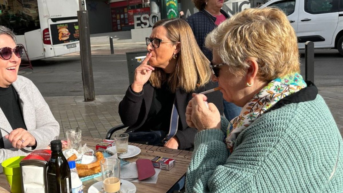 English and Germans threaten to leave Spain by the tobacco law: "If antiturism protests have not dissuared you, this could do it"