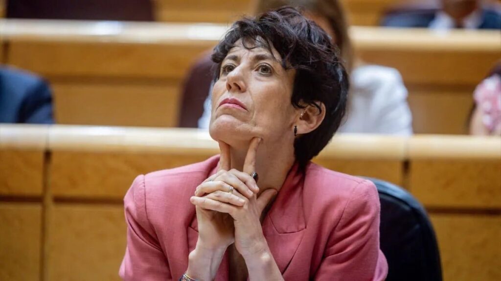 Social security has a problem with work absenteeism while last changes in medical casualties