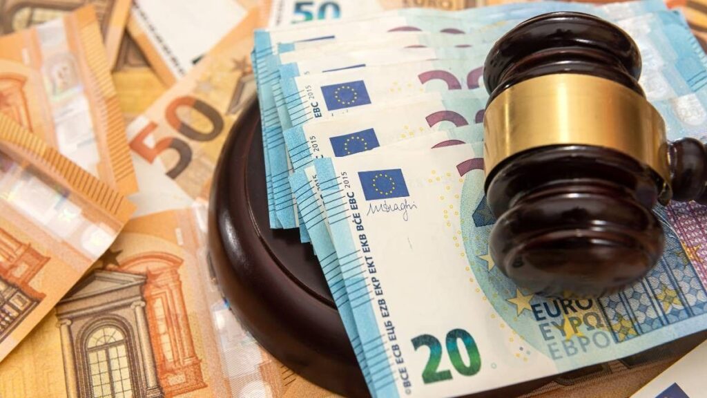 A daughter gets rid of paying half the inheritance tax of an inheritance after demonstrating that the money of the accounts shared with her mother was also yours