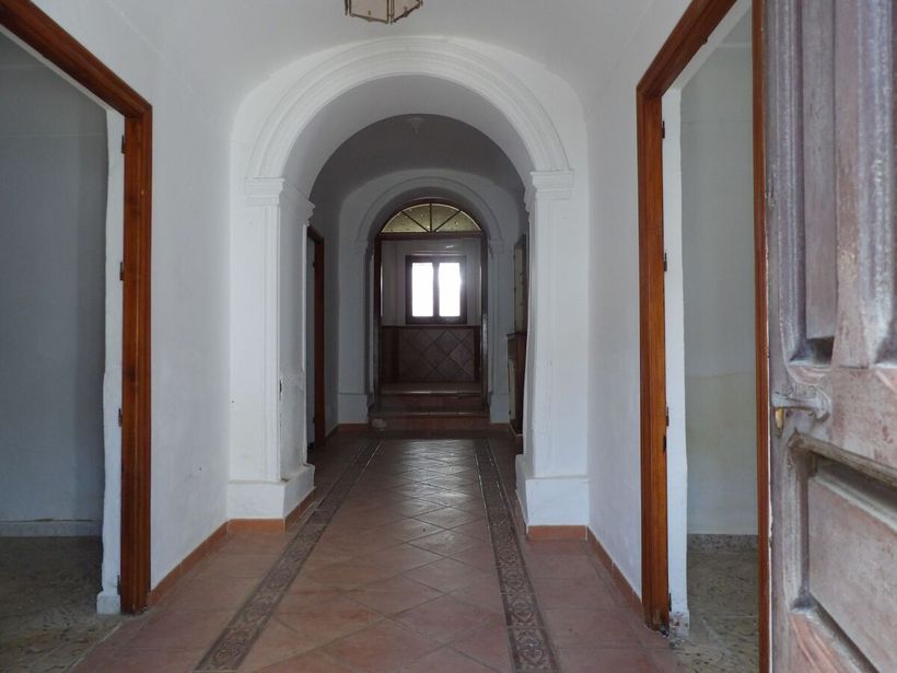 House distributor for sale of CaixaBank