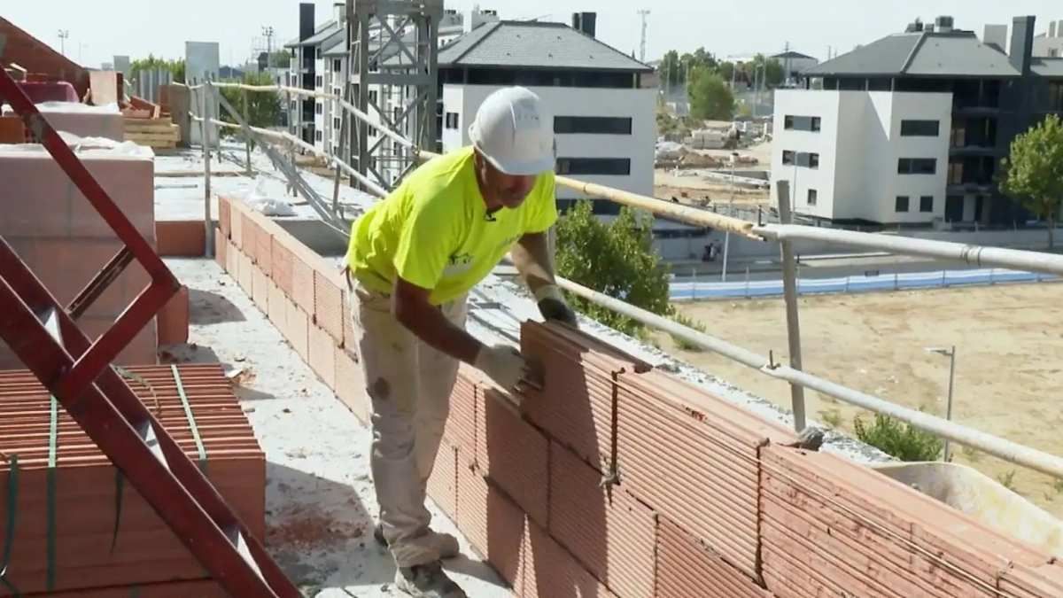 A 57 -year -old mason speaks clear about the lack of workers in construction: "I get up at 5 and arrive at eight in the afternoon"