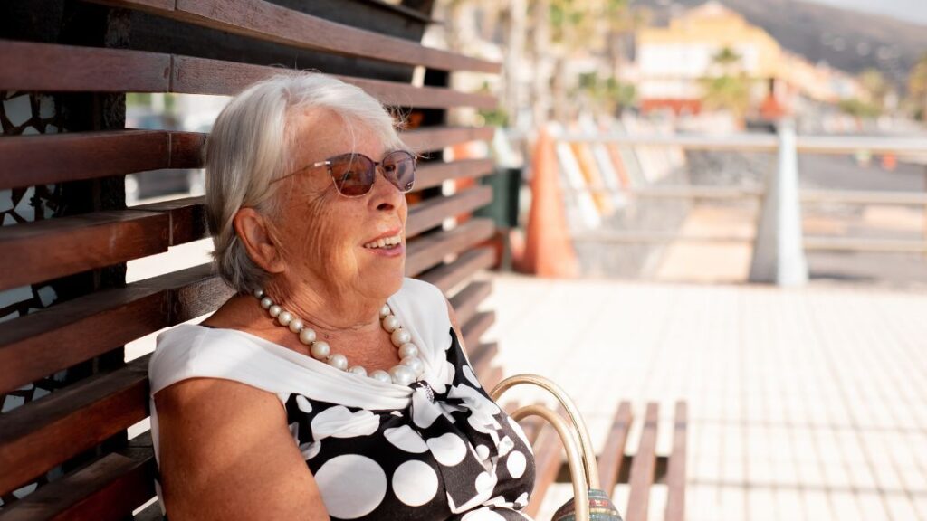 A foreign pensioner (68 years) happy to live in Spain because he pays half that in his country: "I have a house with a view to the Mediterranean Sea"
