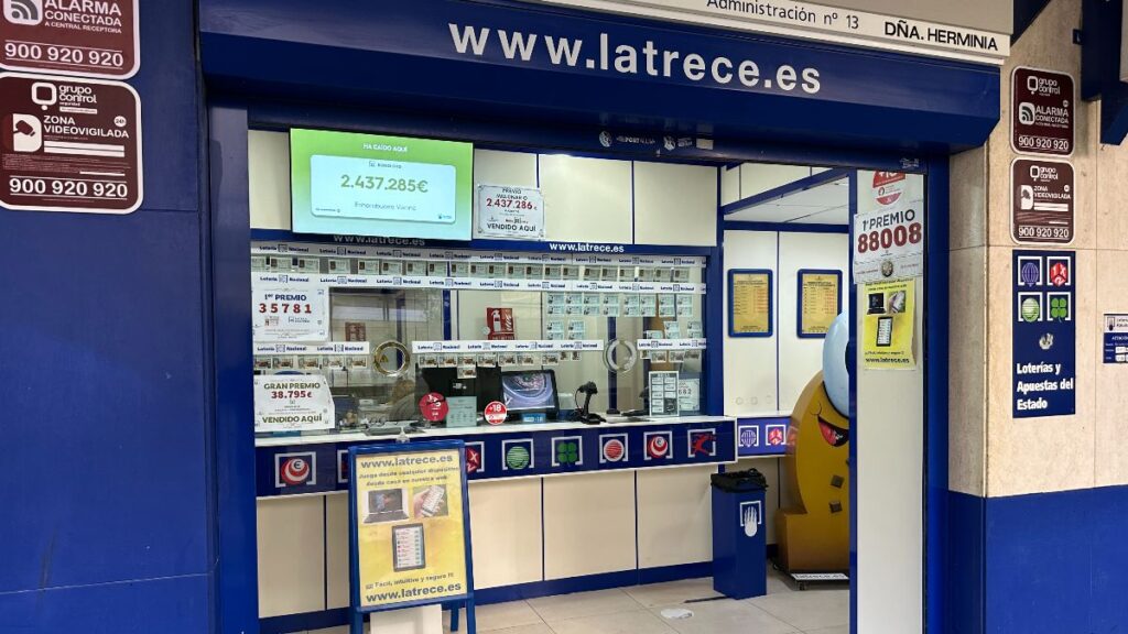 An entrepreneur wins 117,000 euros in the lottery and decides to distribute the prize with their employees: they will receive 1,170 euros each