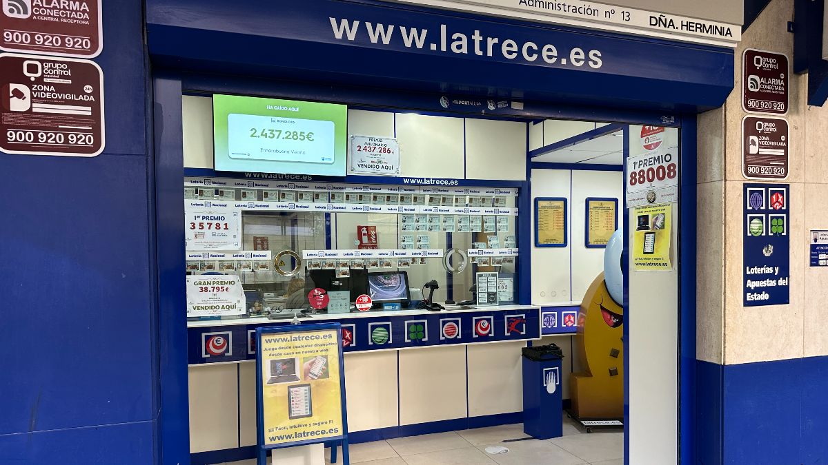 An entrepreneur wins 117,000 euros in the lottery and decides to distribute the prize with their employees: they will receive 1,170 euros each