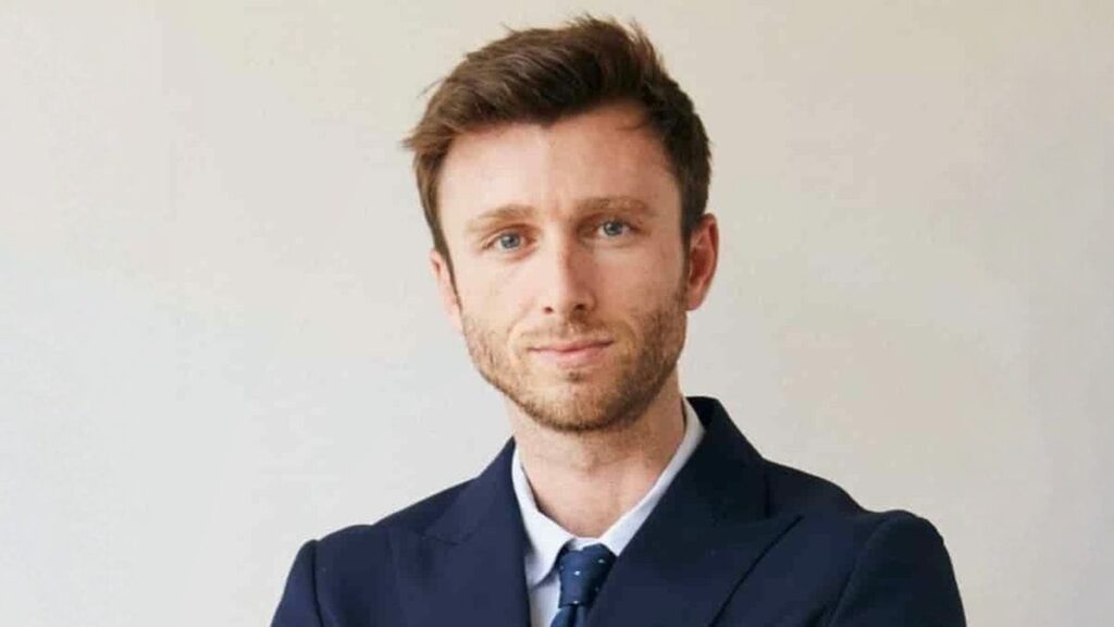 Víctor Arpa, labor lawyer: "You do not need 15 years quoted to access a permanent disability"