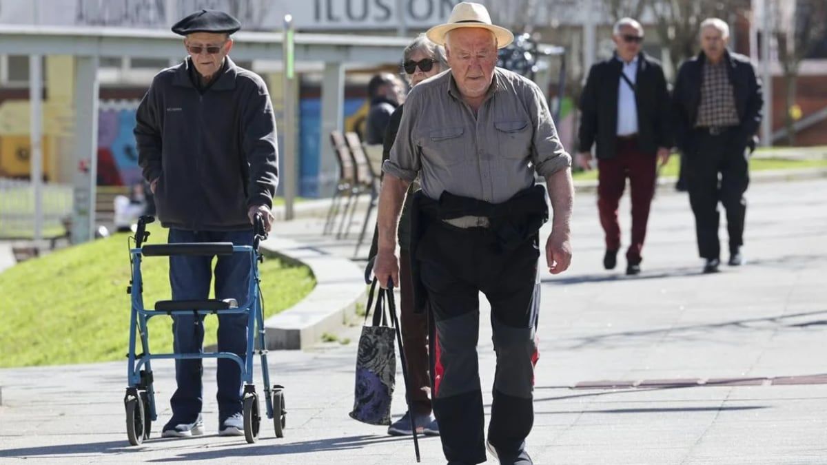 Two out of three Spaniards are "worried" about the pension they will have left, but they do not plan to delay their retirement age