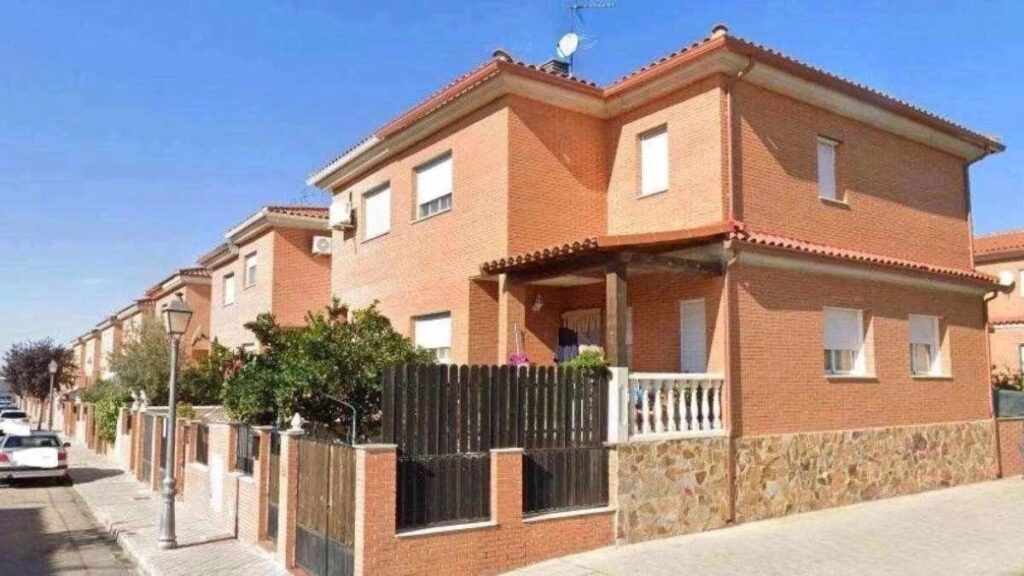 Unicaja puts on sale a villa with 142 meters, 3 bedrooms and furnished kitchen, for only 58,400 euros