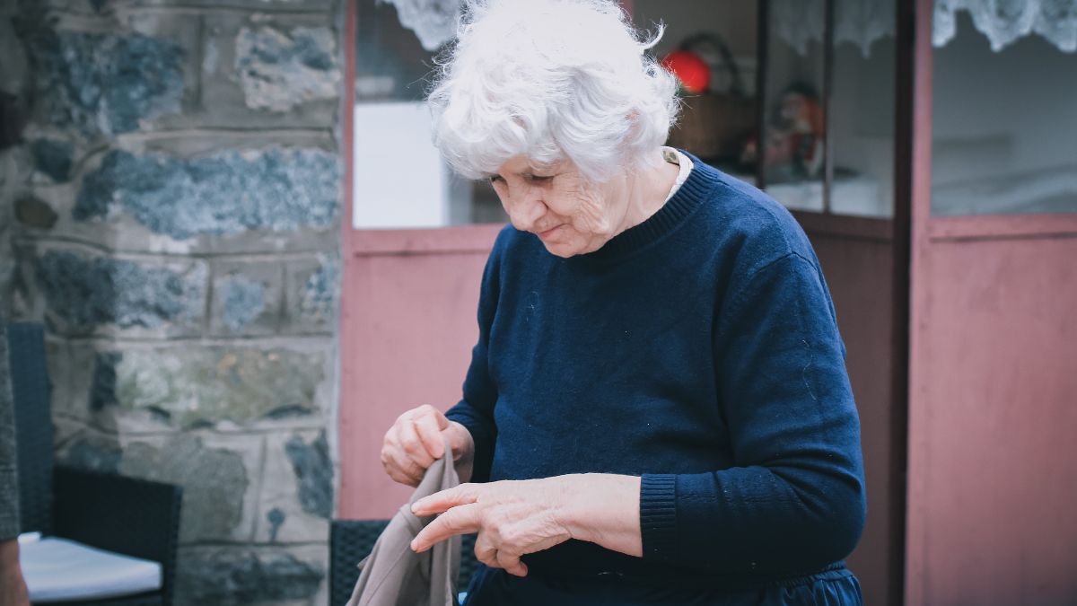 A widow is evicted from the house in which she lived for decades by her husband's daughter: she showed that the property was donated to her by her father years before he died