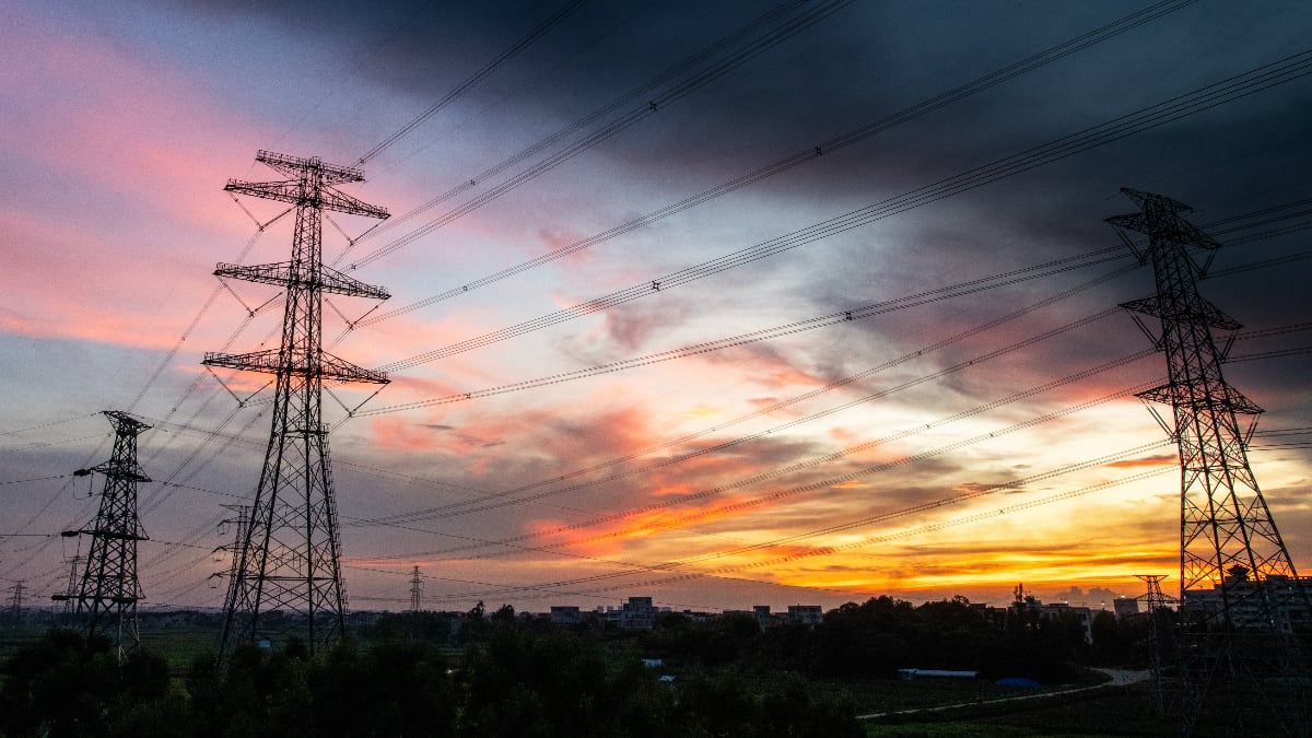 Red Eléctrica stops the entry of renewable electricity to avoid surges in the network: the ramps will go from 2 to 15 minutes from this Wednesday