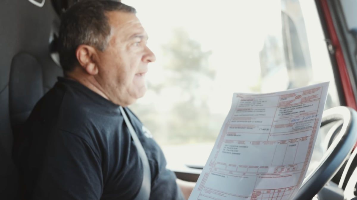 Rafa, veteran truck driver on the transport profession: “You work 15 hours a day and you can't even live in peace; I have missed my children's entire childhood.”