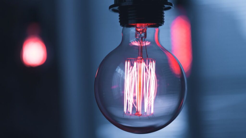 The price of electricity today, Saturday, October 11, 2025: the cheapest and most expensive hours within the PVPC