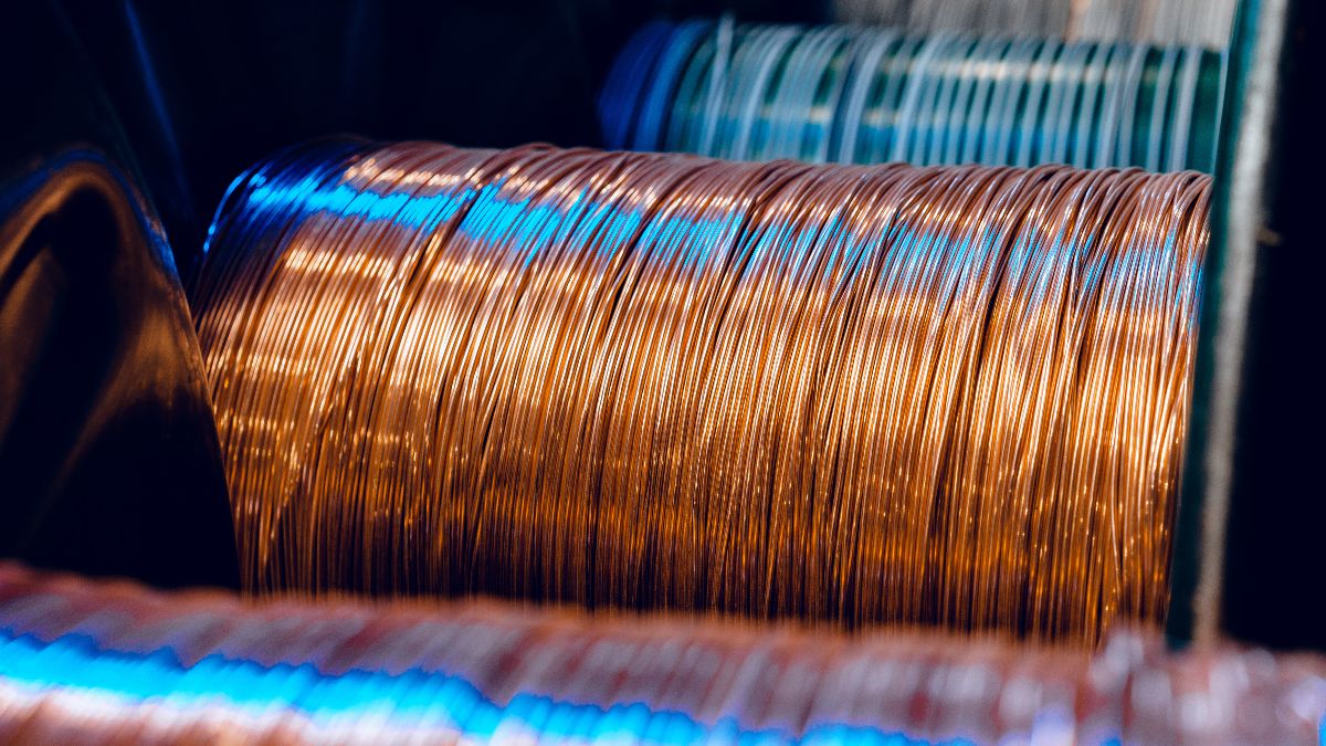 Gold rises, but copper soars due to tight supply and mining stoppages