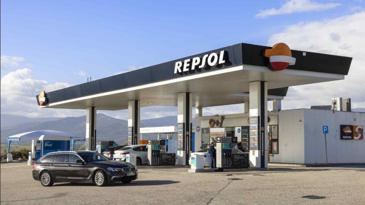 The price of gasoline drops by 0.5% and diesel costs less than 1 euro at these gas stations