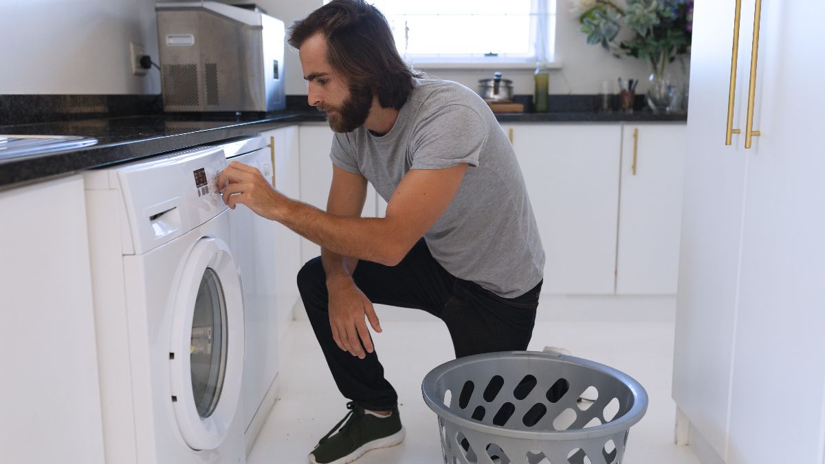 The price of electricity today, Saturday, October 18, 2025: the cheapest and most expensive hours within the PVPC