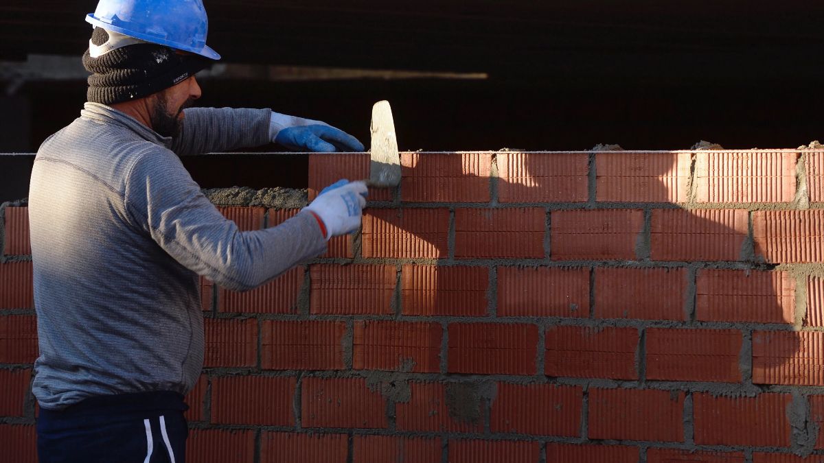 Social Security refuses to grant absolute permanent disability to a bricklayer with liver cirrhosis because he can work on something that does not require so much effort: confirmed by justice