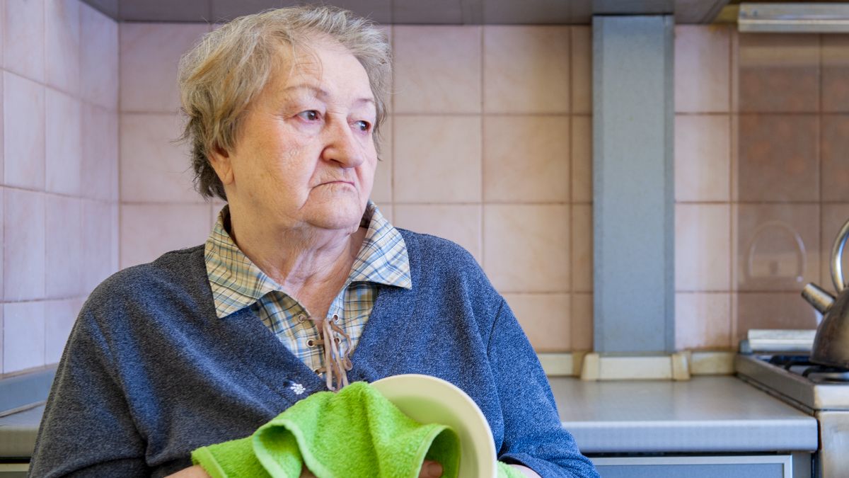 A 67-year-old domestic worker loses her retirement pension and her retired employer is fined 7,501 euros for simulating the contract before Social Security