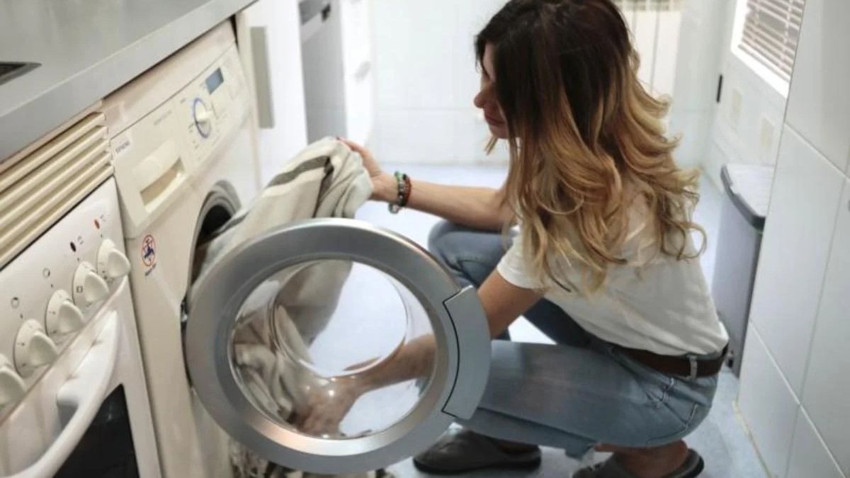 Price of electricity tomorrow, Sunday, October 26, by hour: when is it cheapest and most expensive on the day?