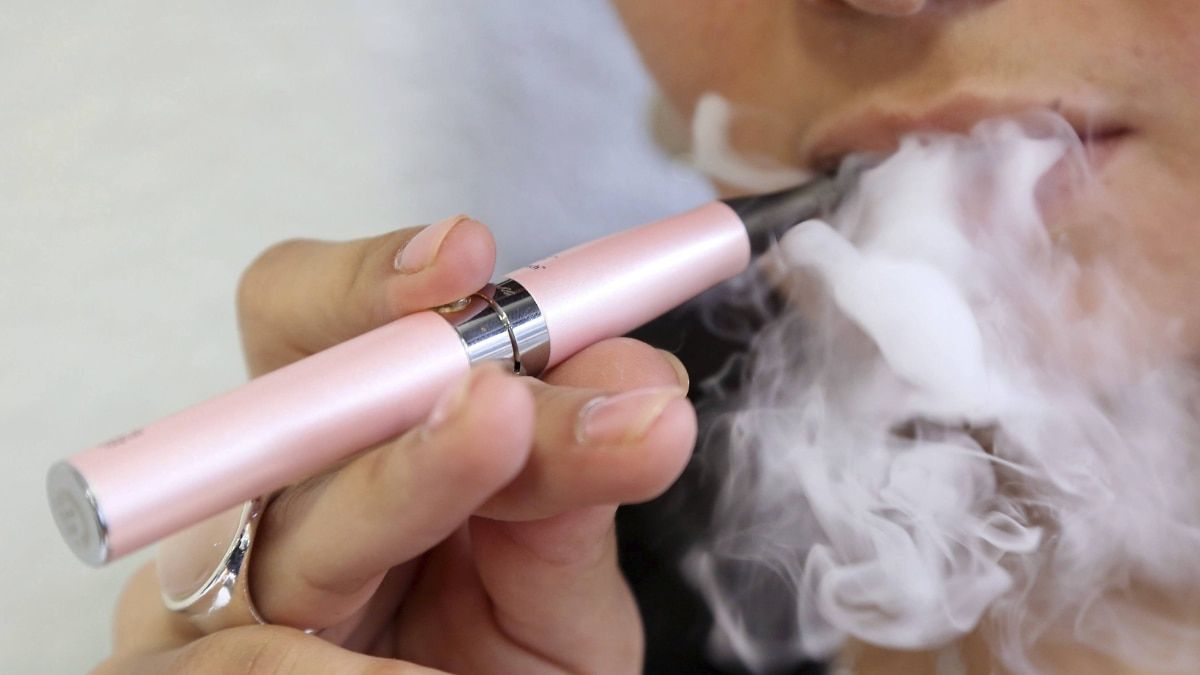 China and the WHO play two sides with tobacco and threaten to fill Spain with fake vapes