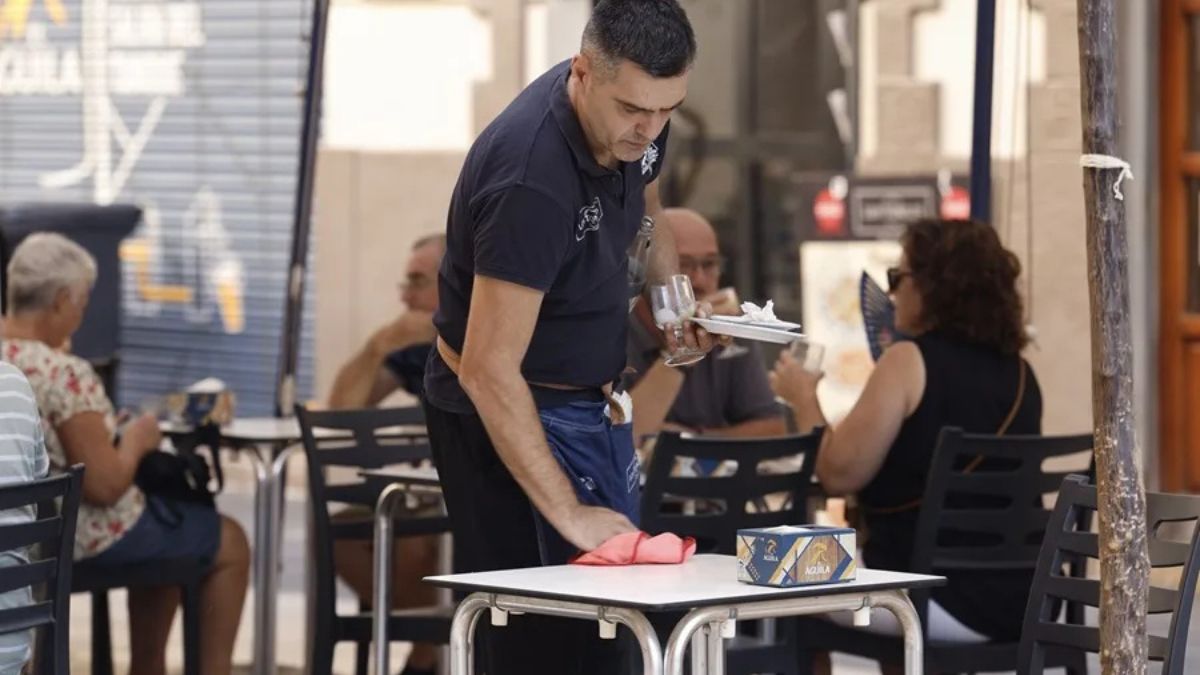 The hospitality industry could lose up to 1,700 million euros and 1,200 jobs due to this law