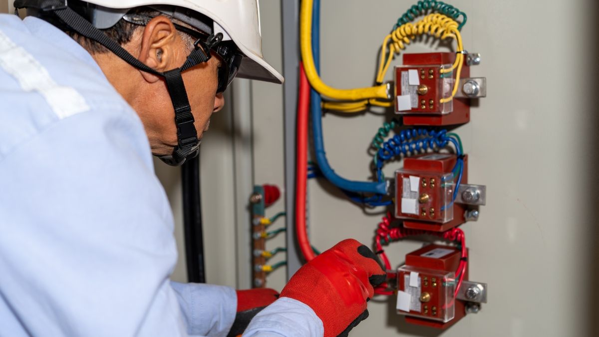 A renovation expert makes it clear: “changing the electrical installation at home cost 2,000 euros and now they charge you 6,000 euros”