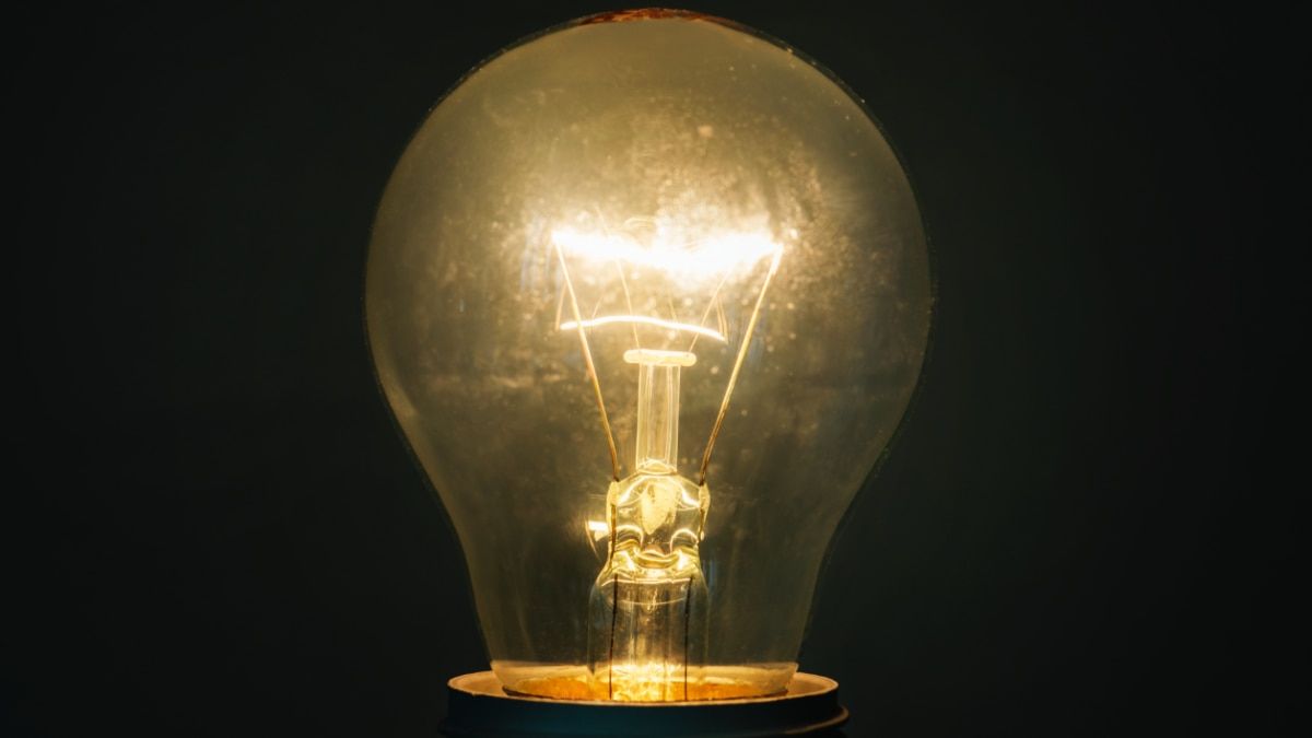 The price of electricity today, Sunday, November 9, 2025: the cheapest and most expensive hours within the PVPC