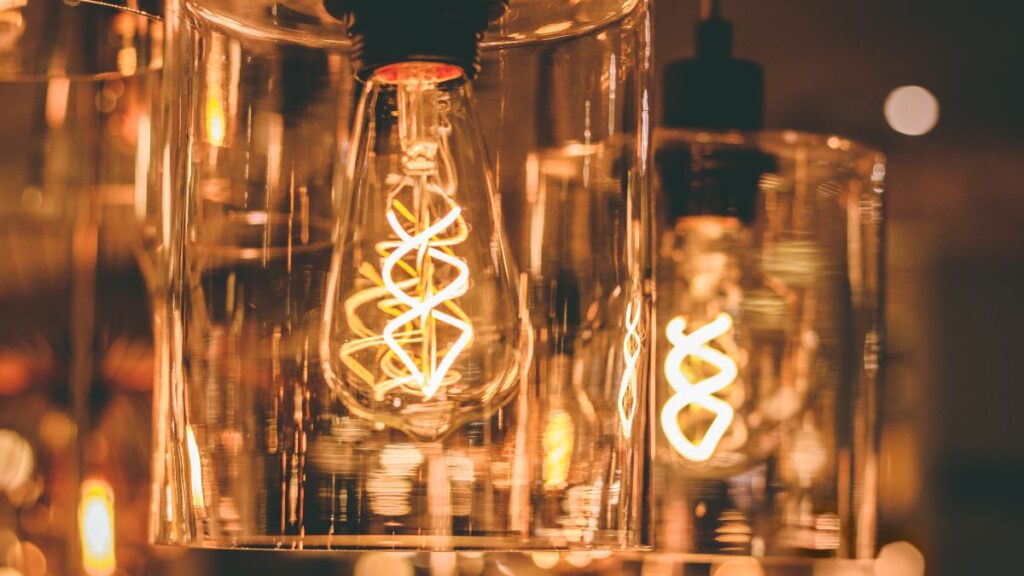 The price of electricity Tuesday, November 11, 2025: the cheapest and most expensive hours within the PVPC