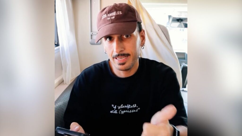 A young man who lives in his motorhome: "It is much more profitable than in an apartment. But here the question is, could you live with everything you have in 10 m²?""