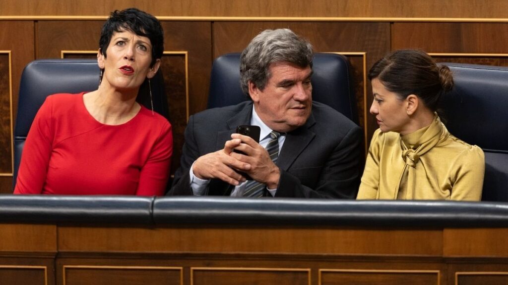 The OECD describes Spain's pension system as unsustainable: without new reforms and envisions the future with higher taxes, lower pensions and a later retirement age