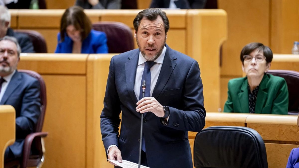 Óscar Puente announces that the Treasury has approved salary supplements for 216 workers of the Renfe subsidiary